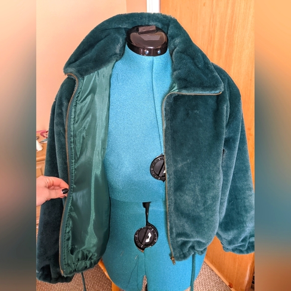 Cropped Jacket - Picture 2 of 2